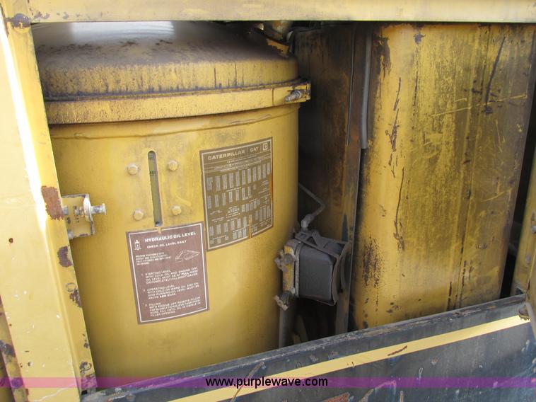 image for item F4200 1988 Caterpillar 225B LC excavator