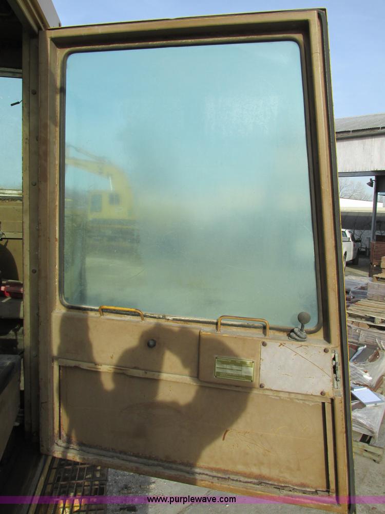 image for item F4200 1988 Caterpillar 225B LC excavator