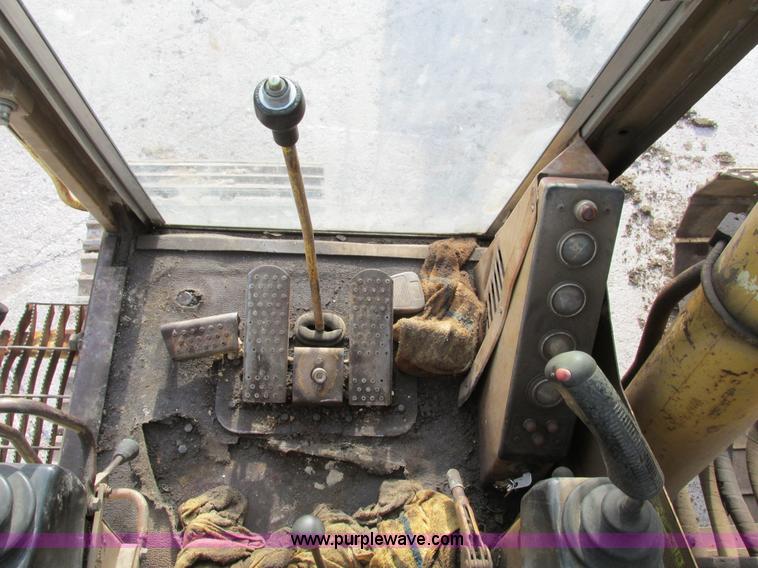 image for item F4200 1988 Caterpillar 225B LC excavator