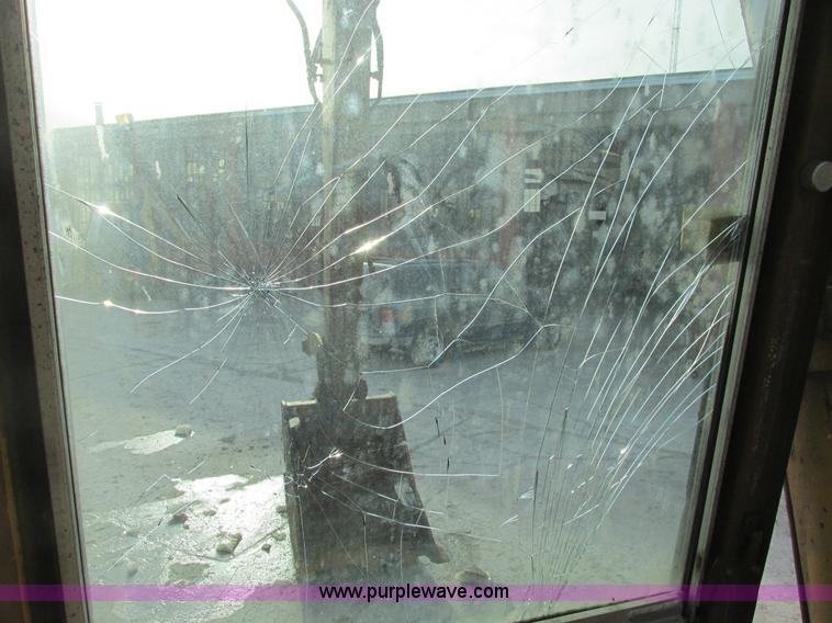 image for item F4200 1988 Caterpillar 225B LC excavator