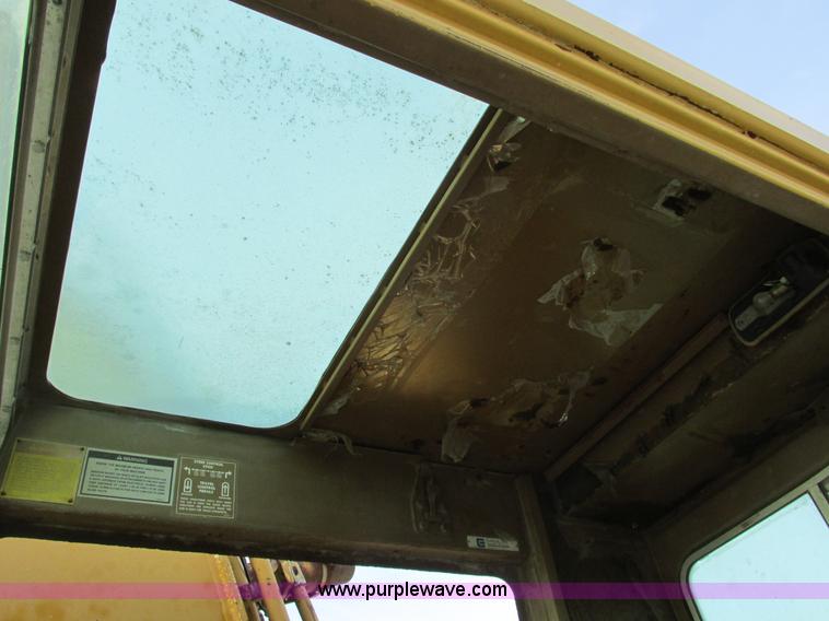 image for item F4200 1988 Caterpillar 225B LC excavator