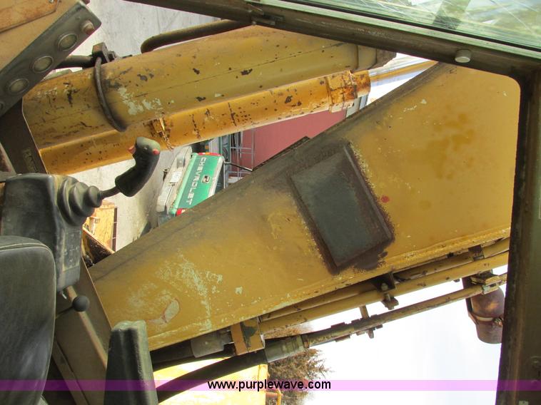 image for item F4200 1988 Caterpillar 225B LC excavator