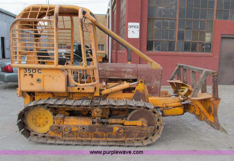 image for item F4209 1985 John Deere 350C dozer