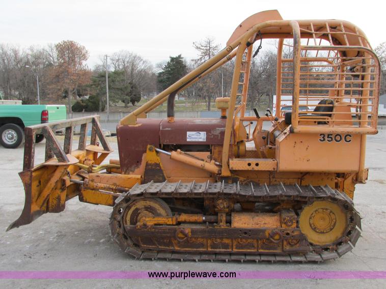 image for item F4209 1985 John Deere 350C dozer