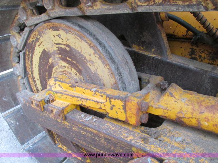 image for item F4209 1985 John Deere 350C dozer