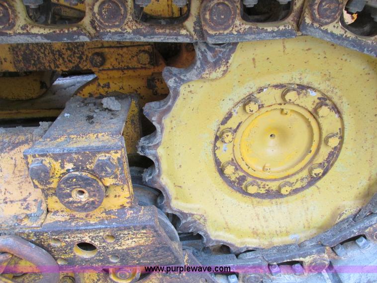 image for item F4209 1985 John Deere 350C dozer