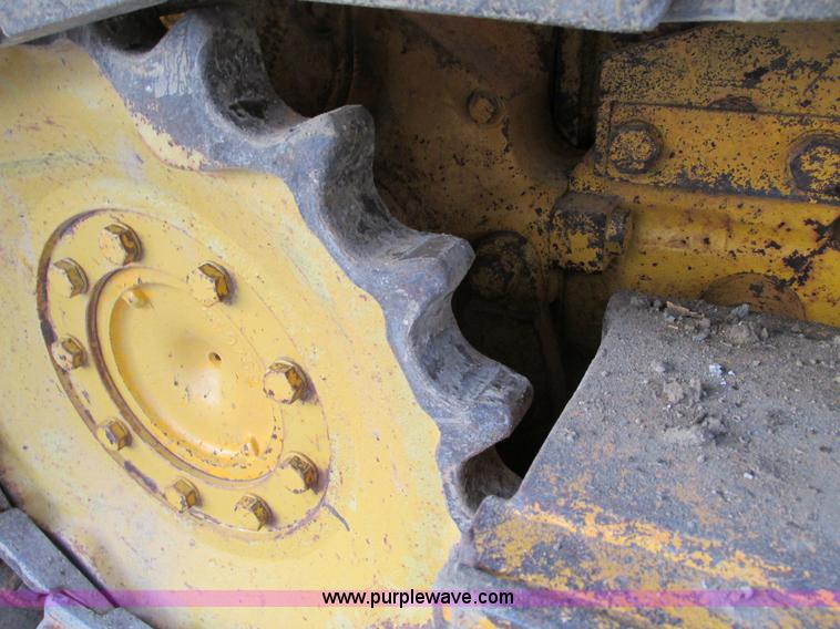 image for item F4209 1985 John Deere 350C dozer