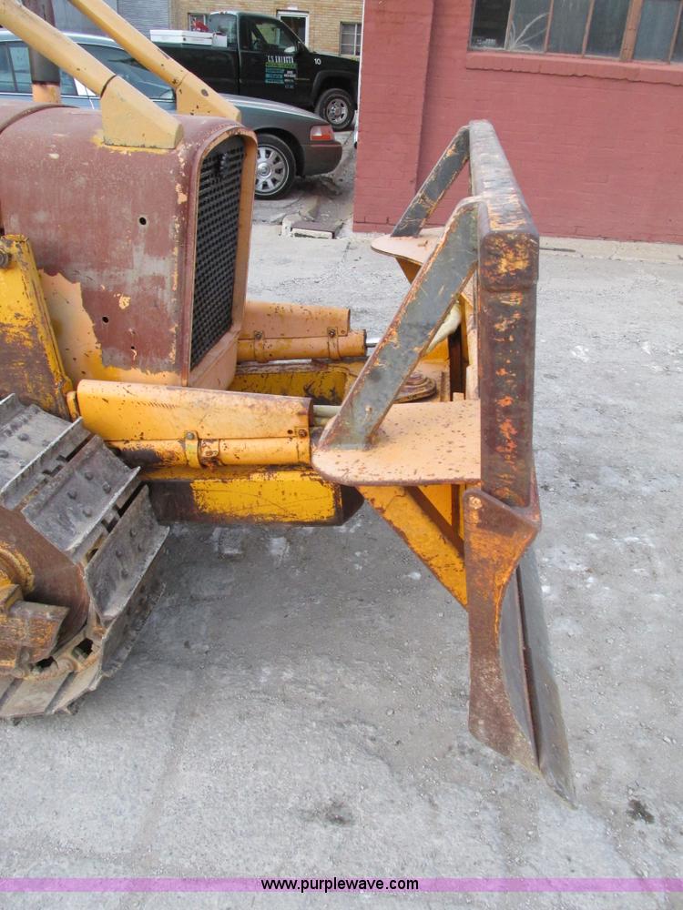 image for item F4209 1985 John Deere 350C dozer