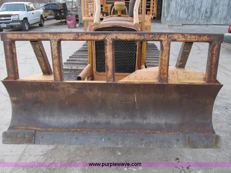 image for item F4209 1985 John Deere 350C dozer