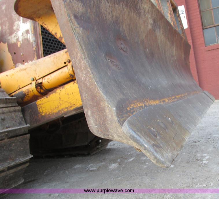 image for item F4209 1985 John Deere 350C dozer