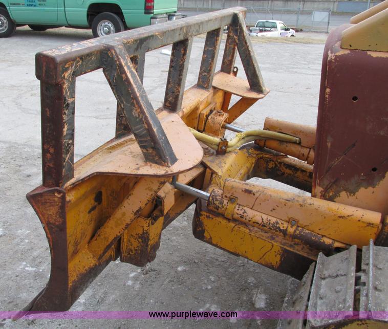 image for item F4209 1985 John Deere 350C dozer