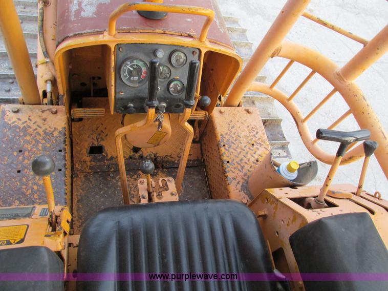 image for item F4209 1985 John Deere 350C dozer