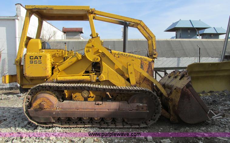image for item F4211 1965 Caterpillar 955 track loader