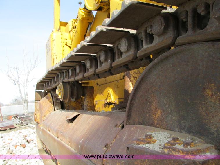image for item F4211 1965 Caterpillar 955 track loader