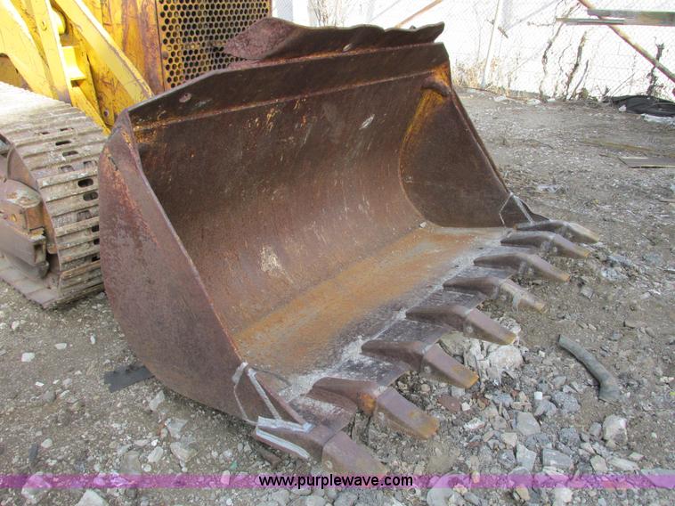 image for item F4211 1965 Caterpillar 955 track loader