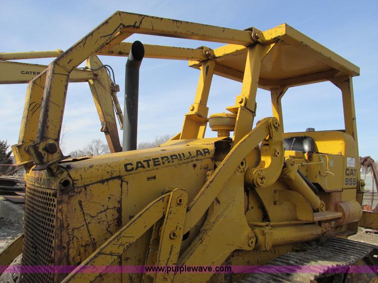image for item F4211 1965 Caterpillar 955 track loader