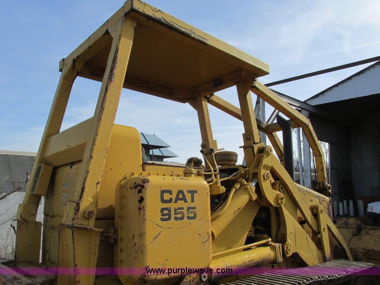 image for item F4211 1965 Caterpillar 955 track loader