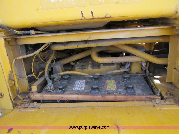 image for item F4211 1965 Caterpillar 955 track loader