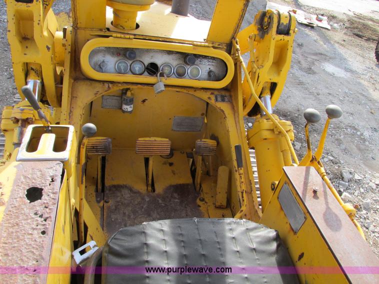 image for item F4211 1965 Caterpillar 955 track loader