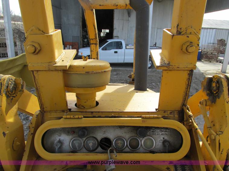 image for item F4211 1965 Caterpillar 955 track loader