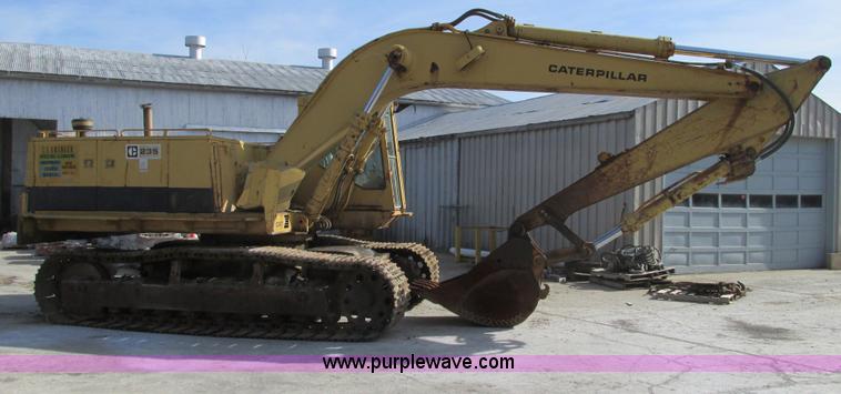 image for item F4212 1984 Caterpillar 235 excavator