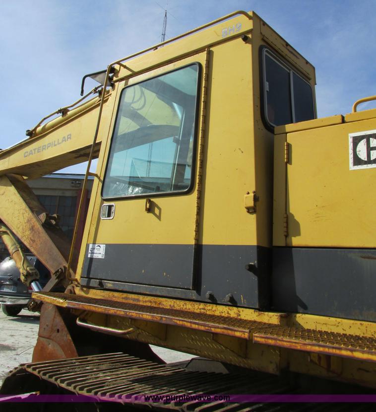 image for item F4212 1984 Caterpillar 235 excavator