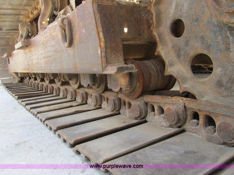 image for item F4212 1984 Caterpillar 235 excavator
