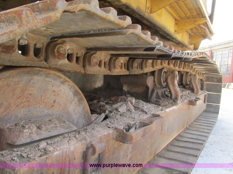 image for item F4212 1984 Caterpillar 235 excavator