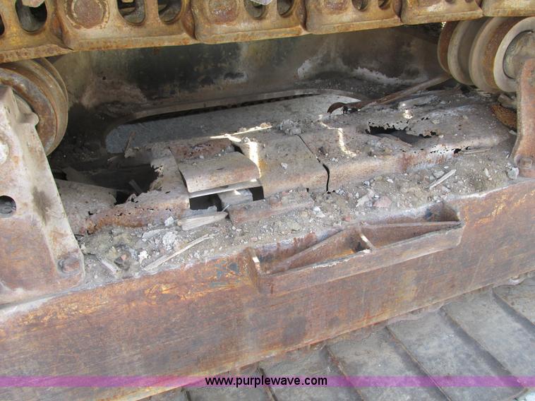 image for item F4212 1984 Caterpillar 235 excavator