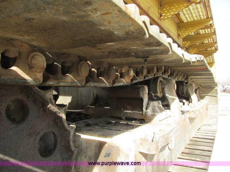 image for item F4212 1984 Caterpillar 235 excavator