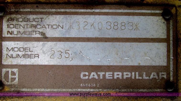 image for item F4212 1984 Caterpillar 235 excavator