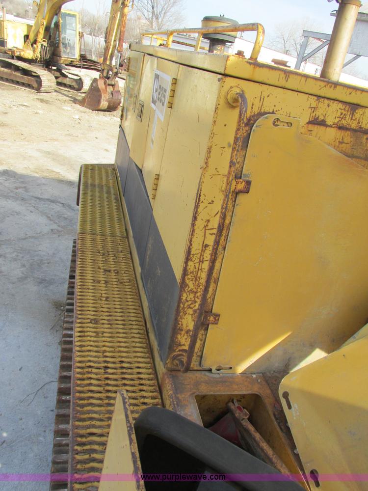 image for item F4212 1984 Caterpillar 235 excavator
