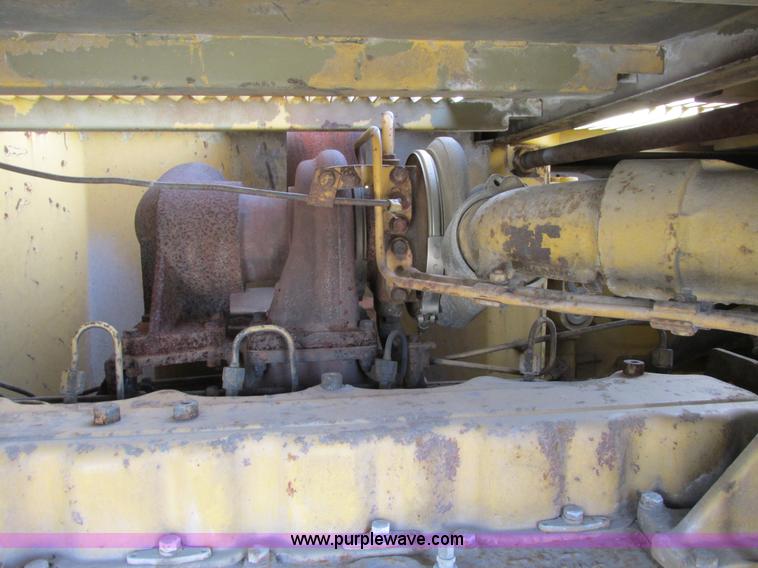 image for item F4212 1984 Caterpillar 235 excavator