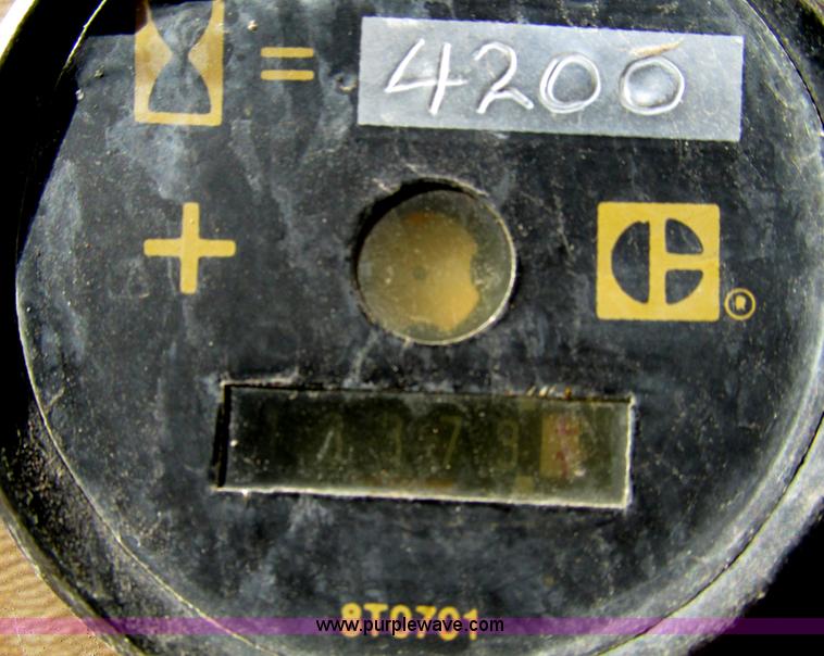 image for item F4212 1984 Caterpillar 235 excavator