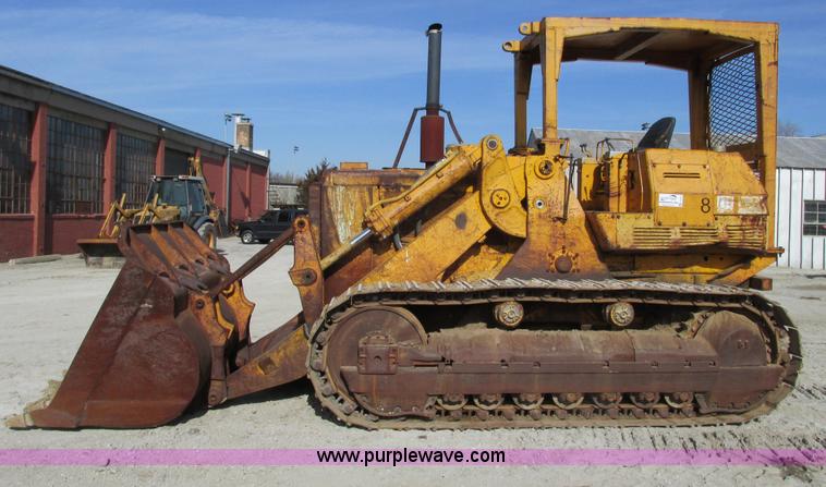 image for item F4213 1972 Caterpillar 977L track loader