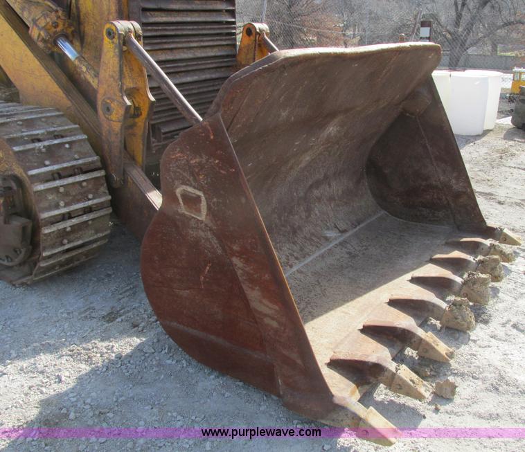 image for item F4213 1972 Caterpillar 977L track loader