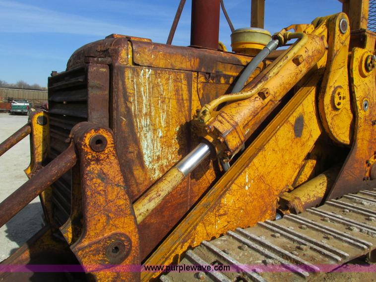 image for item F4213 1972 Caterpillar 977L track loader