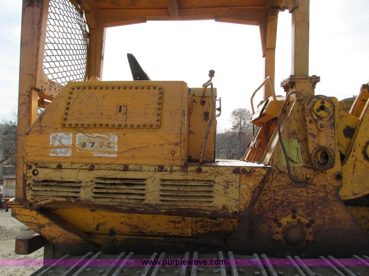 image for item F4213 1972 Caterpillar 977L track loader