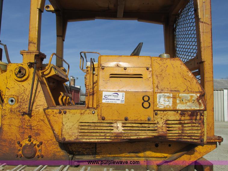 image for item F4213 1972 Caterpillar 977L track loader
