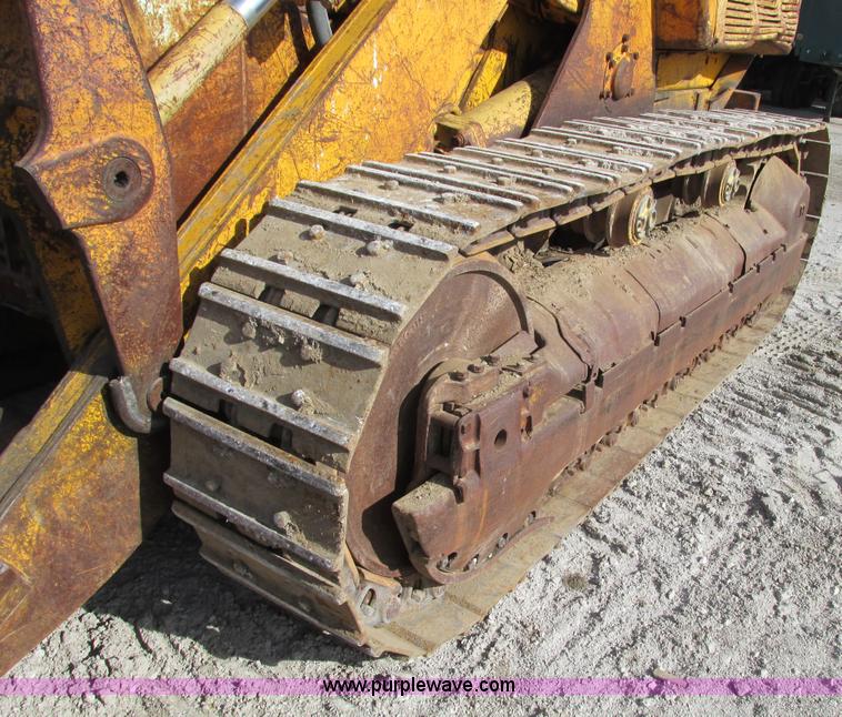 image for item F4213 1972 Caterpillar 977L track loader