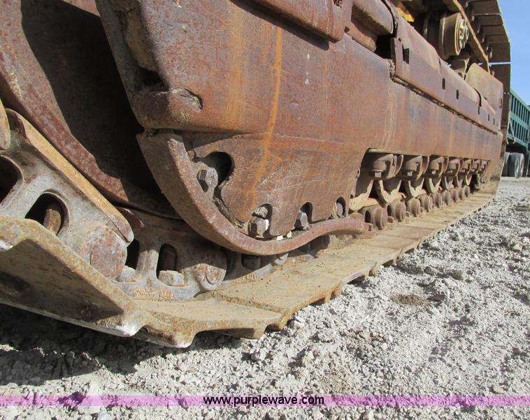 image for item F4213 1972 Caterpillar 977L track loader