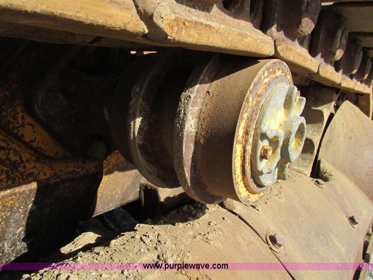 image for item F4213 1972 Caterpillar 977L track loader