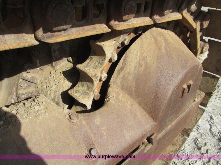 image for item F4213 1972 Caterpillar 977L track loader