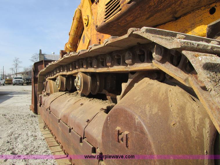 image for item F4213 1972 Caterpillar 977L track loader