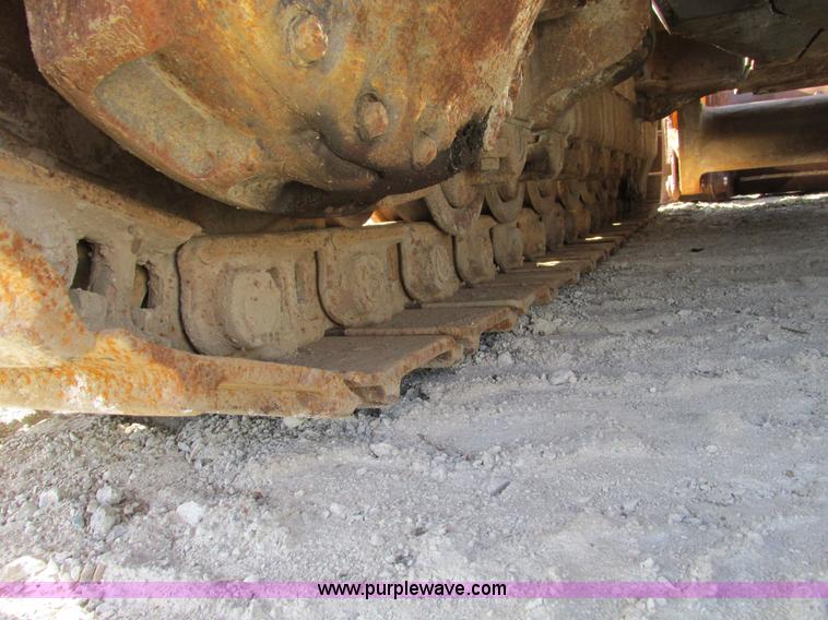 image for item F4213 1972 Caterpillar 977L track loader