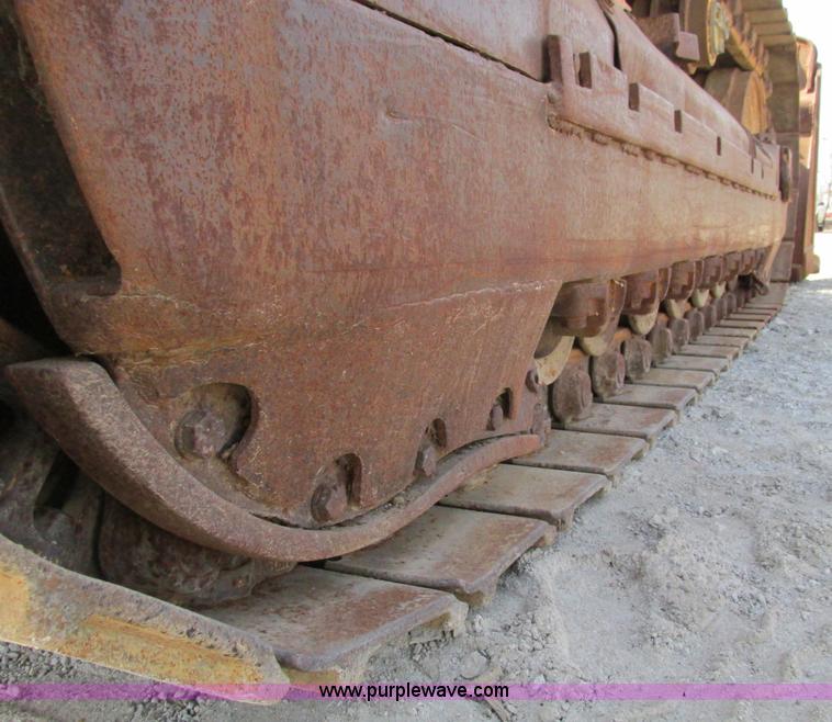 image for item F4213 1972 Caterpillar 977L track loader