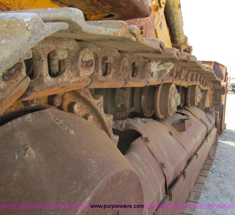 image for item F4213 1972 Caterpillar 977L track loader