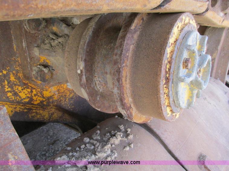 image for item F4213 1972 Caterpillar 977L track loader