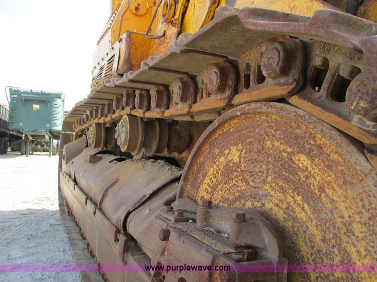 image for item F4213 1972 Caterpillar 977L track loader