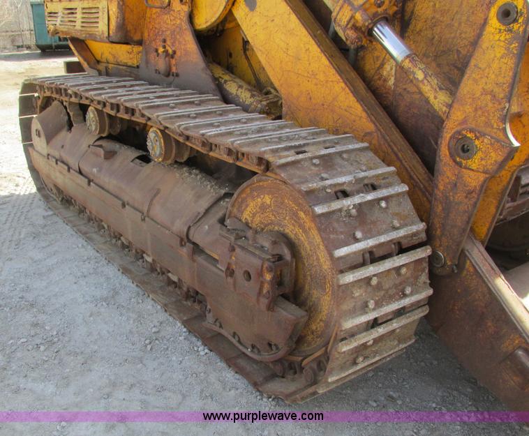 image for item F4213 1972 Caterpillar 977L track loader